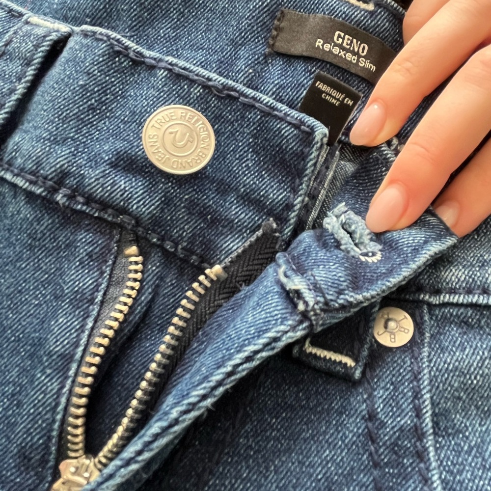 True Religion GENO Flap Pocket Jeans 30x32 Relaxed Slim Medium Wash NWT - Picture 9 of 11